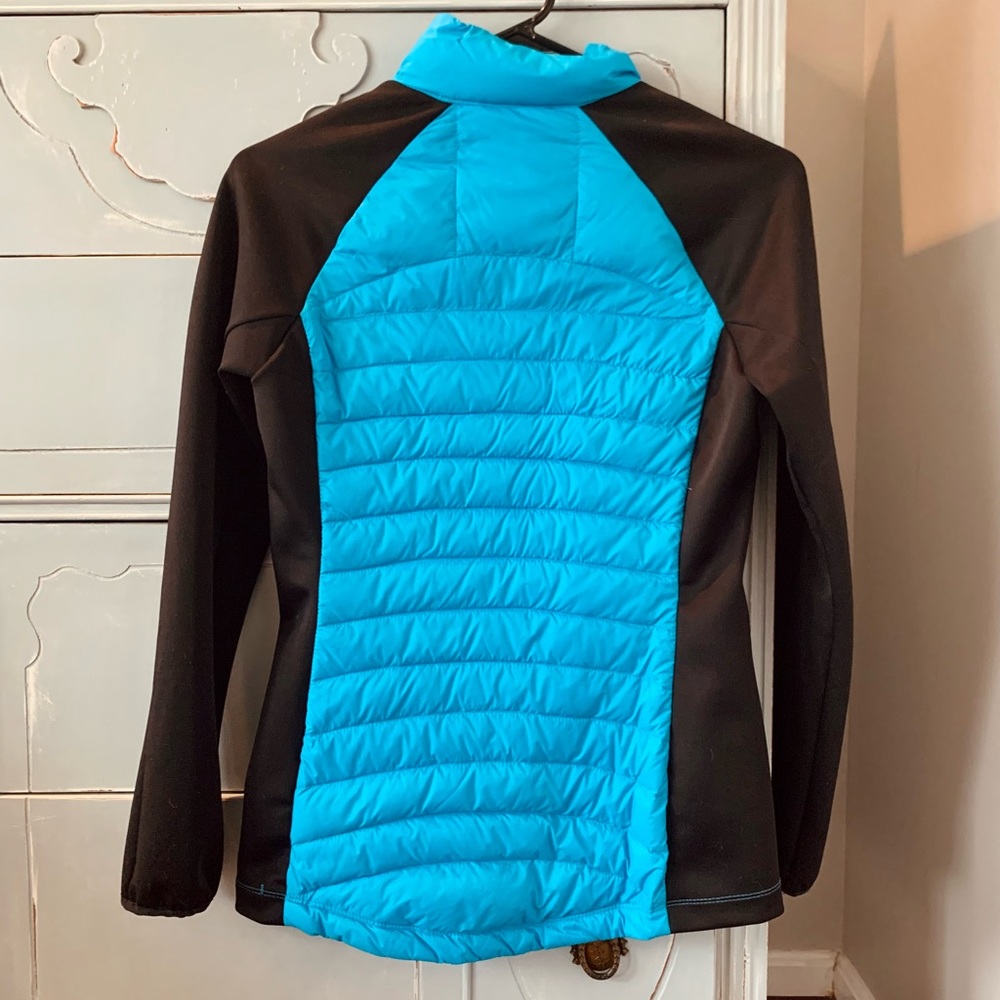 Running down jacket 💙 - Picture 2 of 5